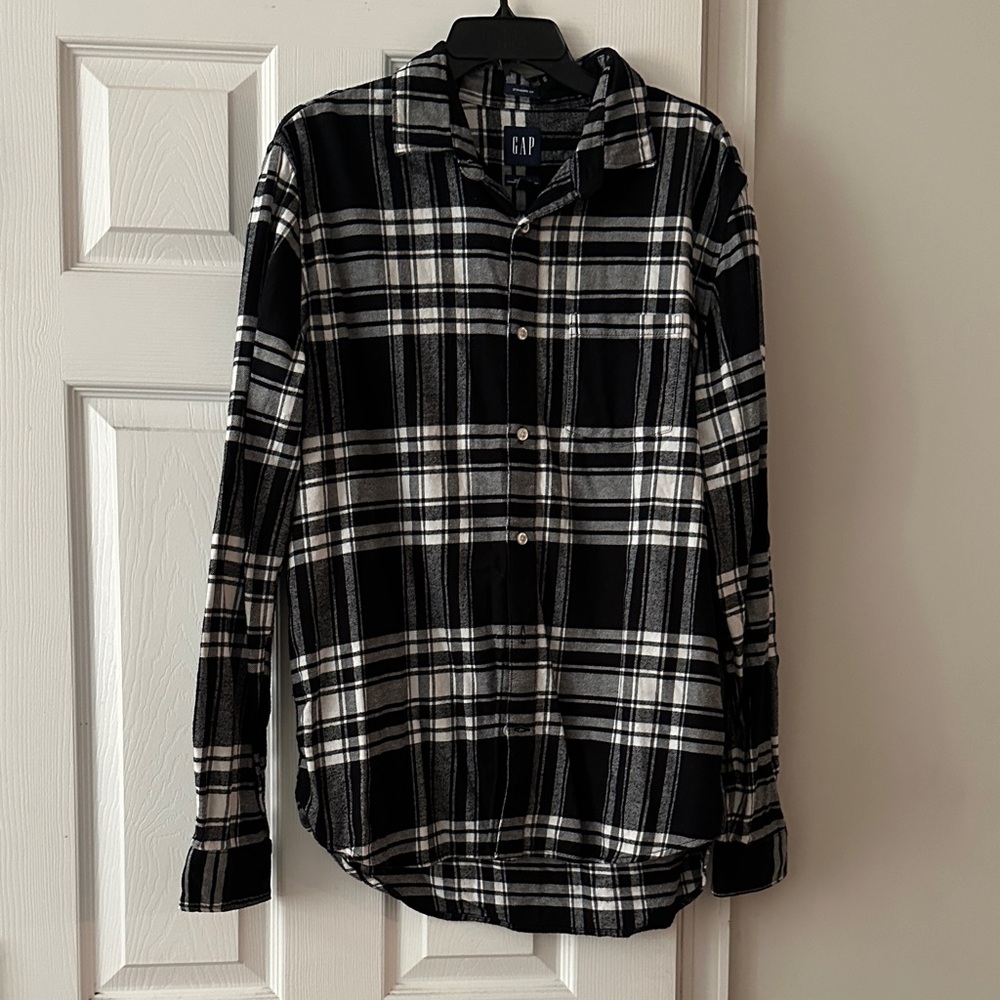 GAP Men's Black and White Checkered Shirt
